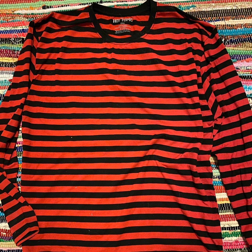 Hi there! I am selling clothes for autism awareness!
